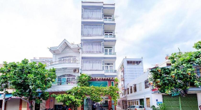 Oyo 587 Trang Long Hotel Nha Trang Exterior photo